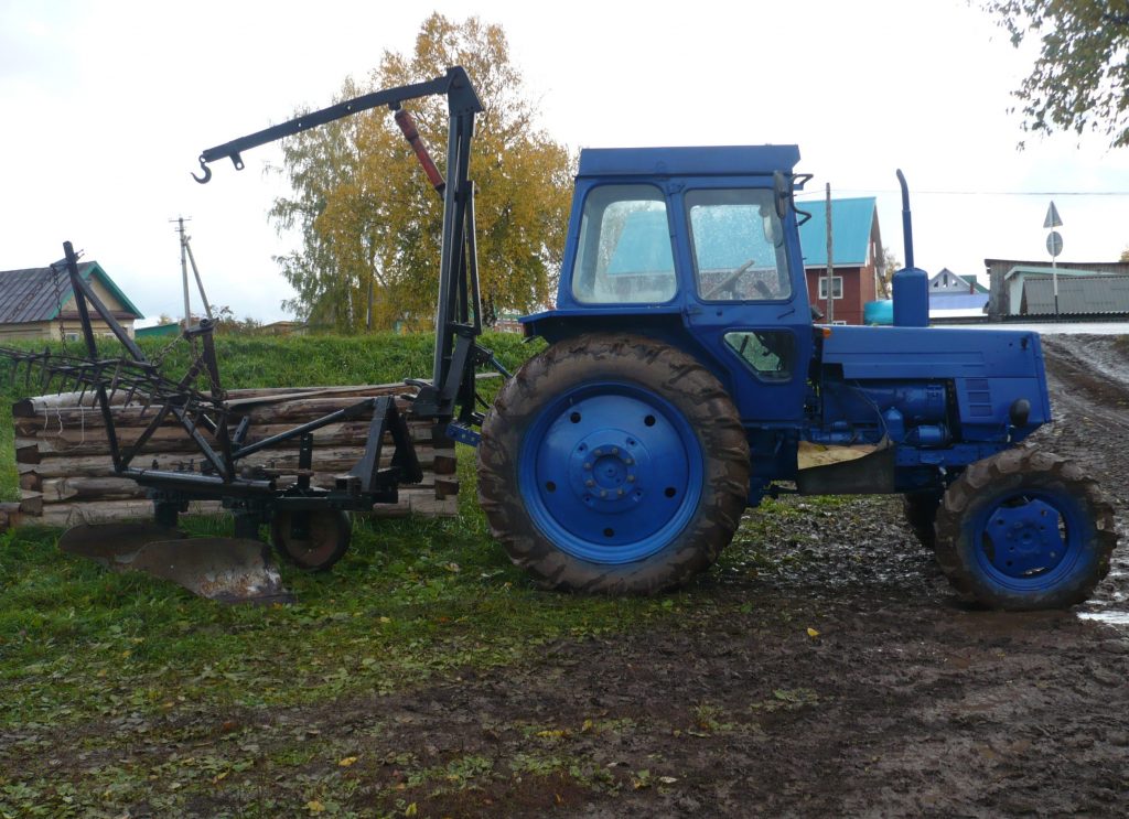 Права на трактор в Данилах